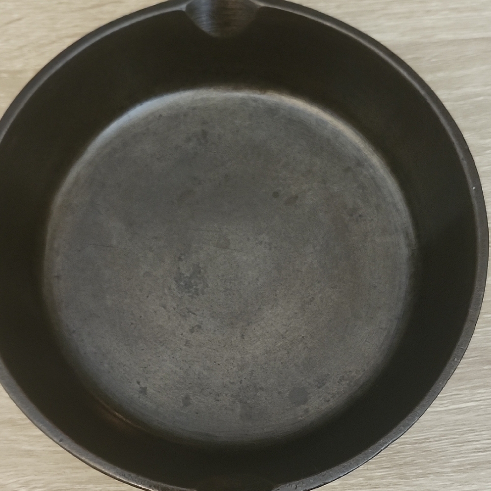 Cast Iron Skillet - Picture 2 of 6